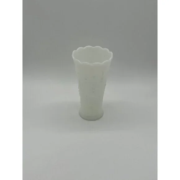 Vintage 1940 Anchor Hocking Milk Glass Scalped Rim Teardrop Pearl Dot Arrow Vase - Picture 3 of 5